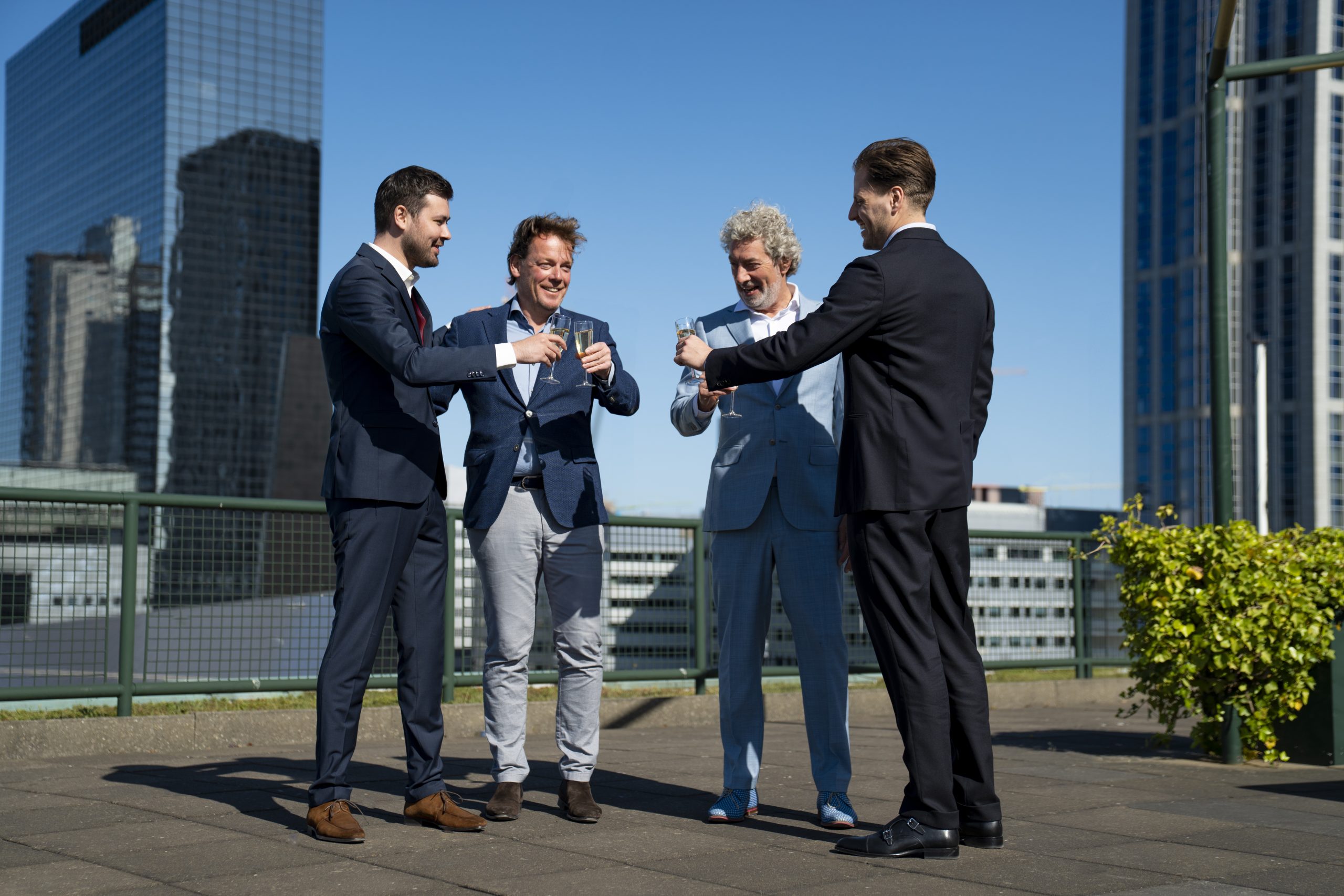 Qufinity Team Lars de Bruin Marnix Messersmid Jeroen Vercauteren Wessel van Huizen Associate Partners